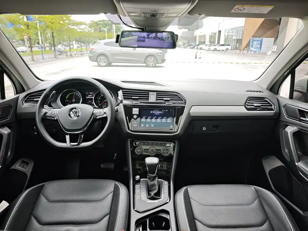 Volkswagen Tiguan L Plug-In Hybrid 2019 — фото 7