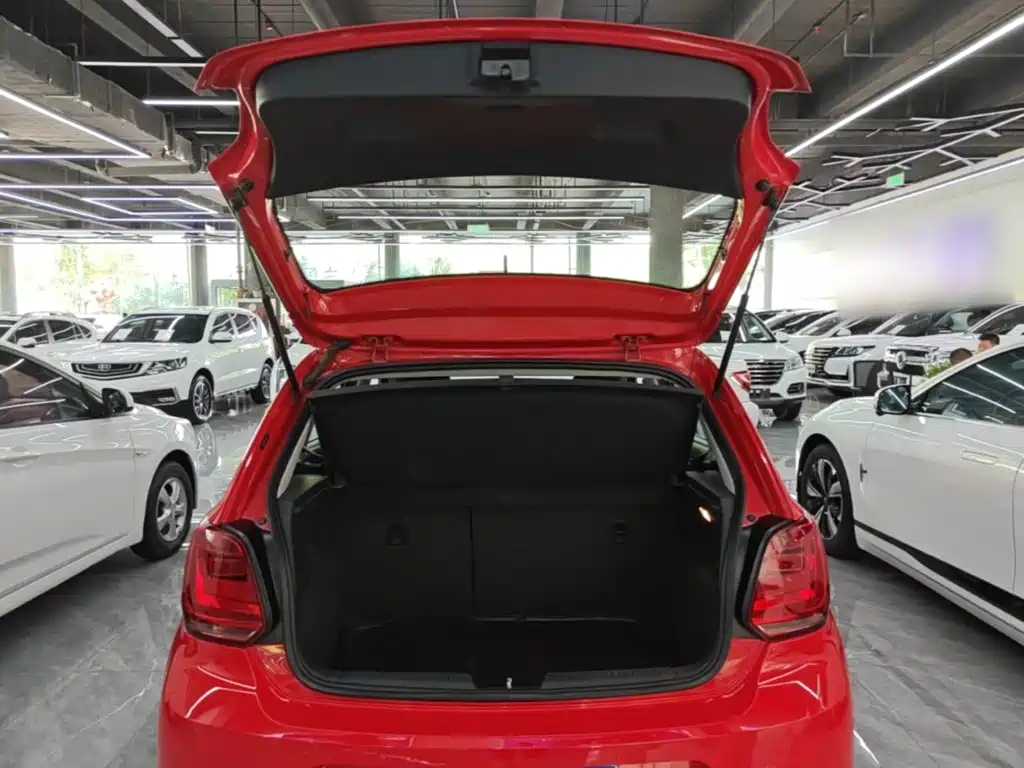 Volkswagen Polo 2015 — фото 19