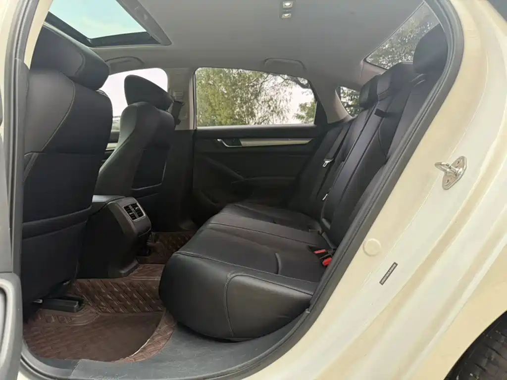 Honda Accord 2019 — фото 12