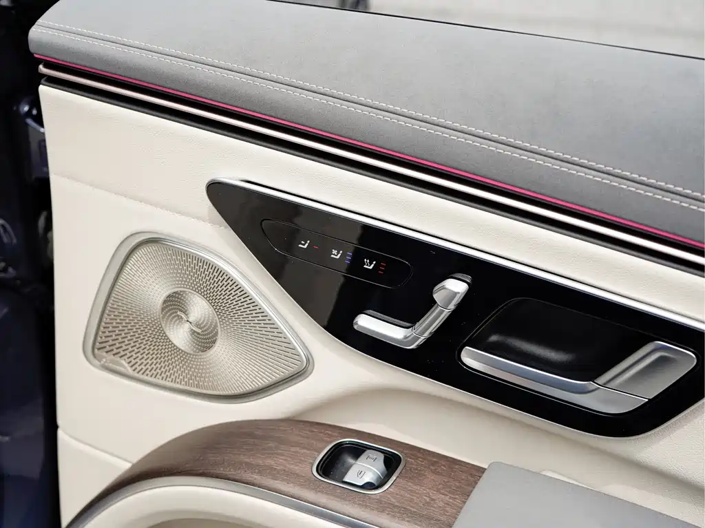 Mercedes-Benz EQS 2024 — фото 15
