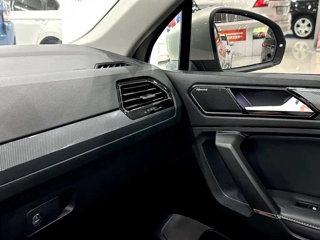 Volkswagen Tiguan L 2019 — фото 13