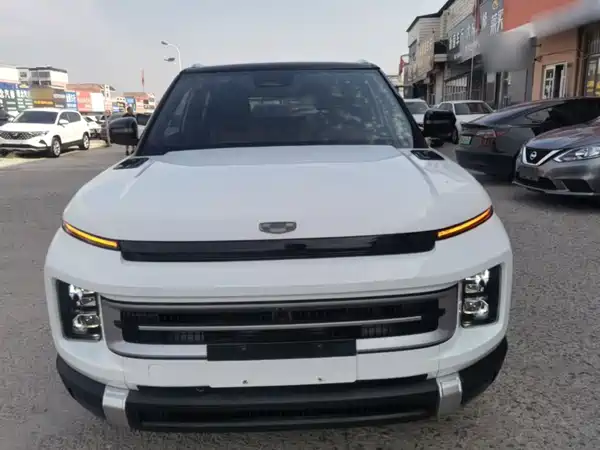 Geely ICON 2024