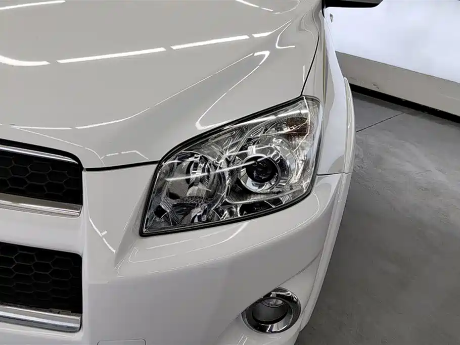 Toyota RAV4 2011