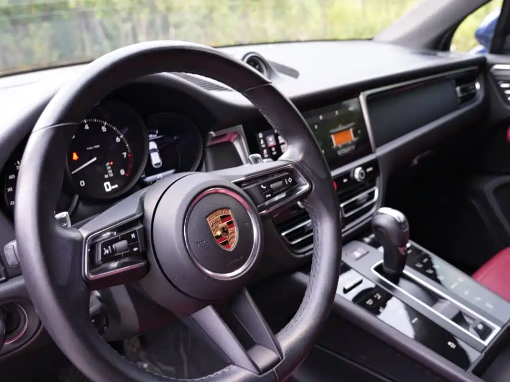 Porsche Macan 2022 — фото 13