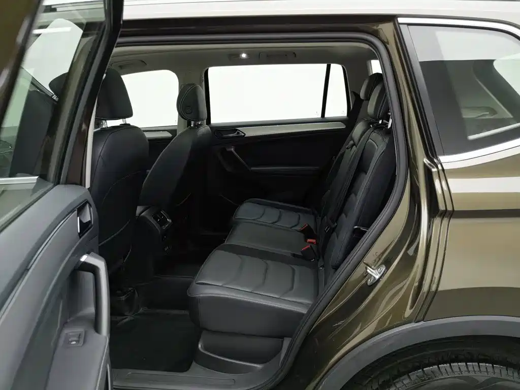 Volkswagen Tiguan L 2017 — фото 15