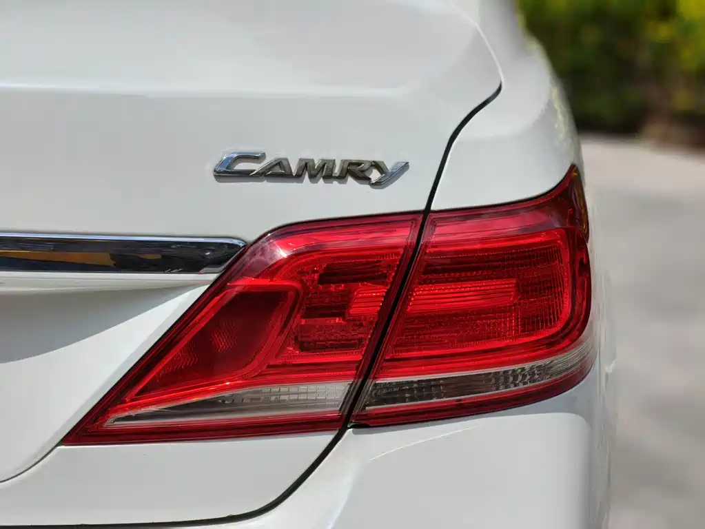 Toyota Camry 2014 — фото 14