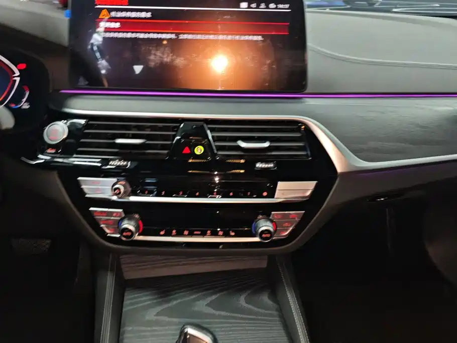 BMW 5 Series 2023 — фото 13