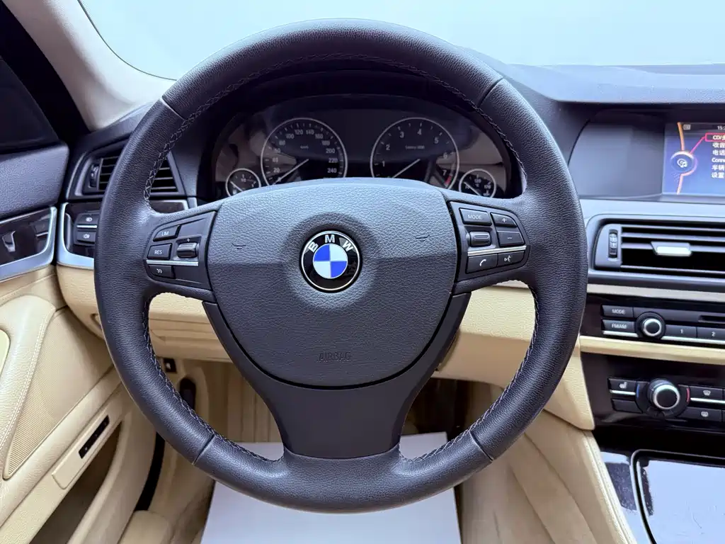 BMW 5 Series 2013 — фото 11