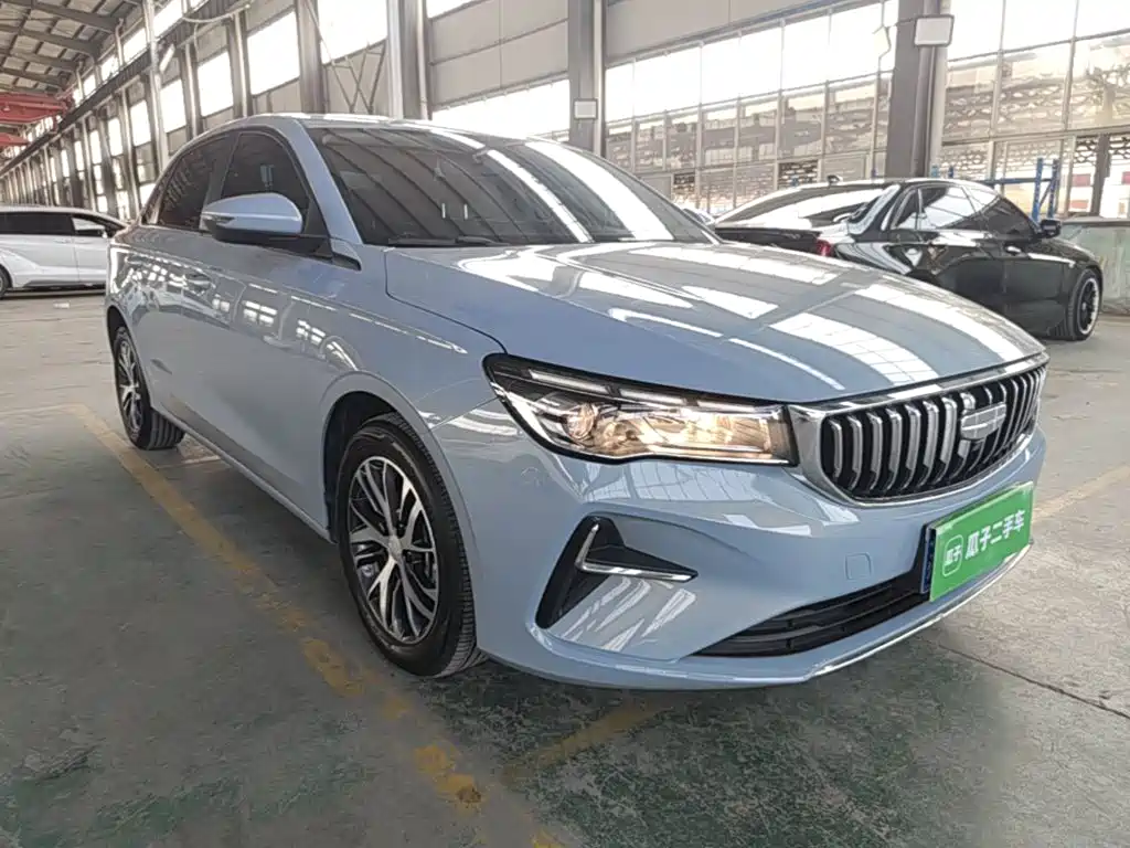 Geely Emgrand 2025