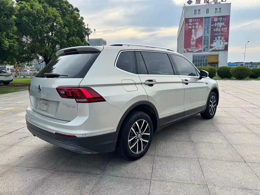 Volkswagen Tiguan L 2020