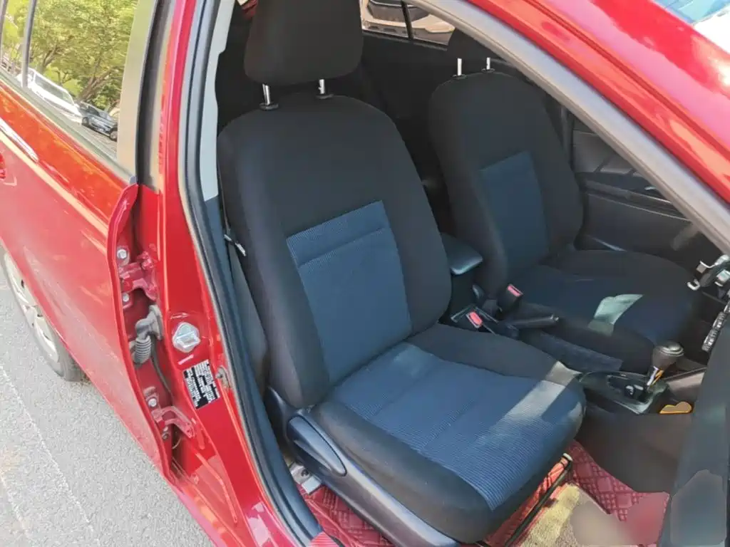 Toyota Yaris L 2018 — фото 25