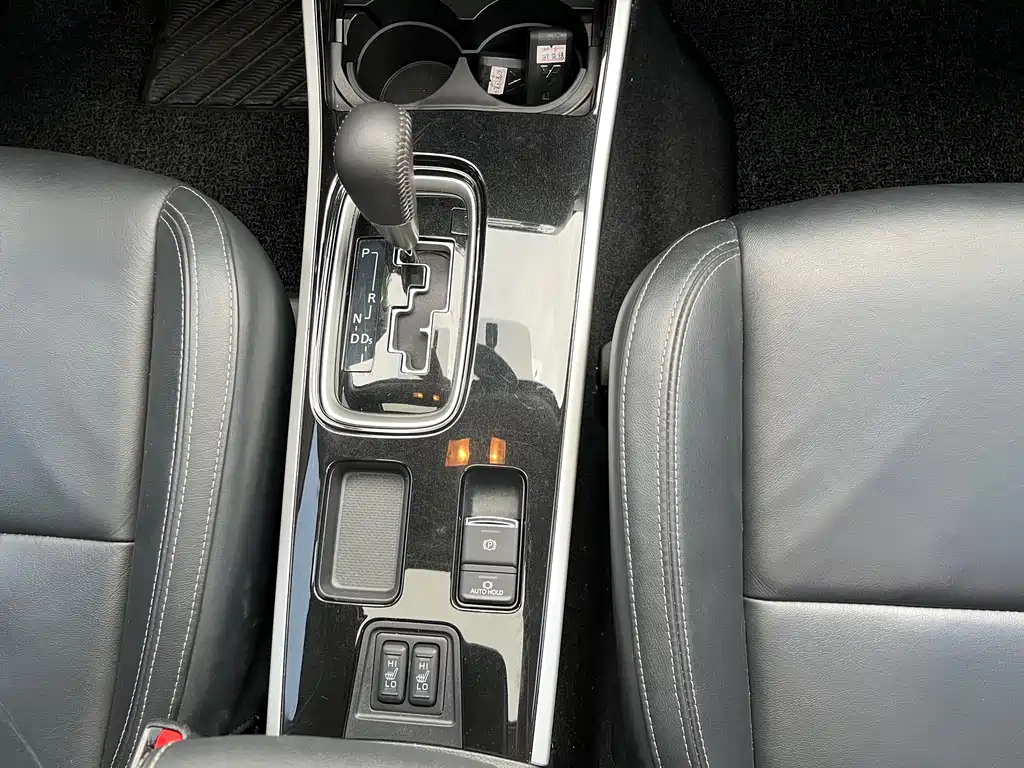 Mitsubishi Outlander 2020 — фото 16