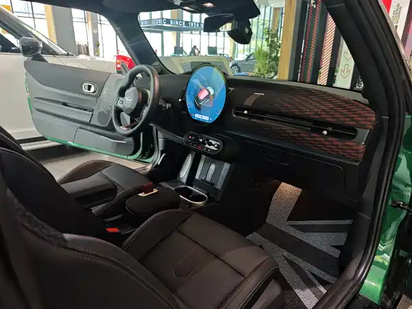 MINI JCW 2025