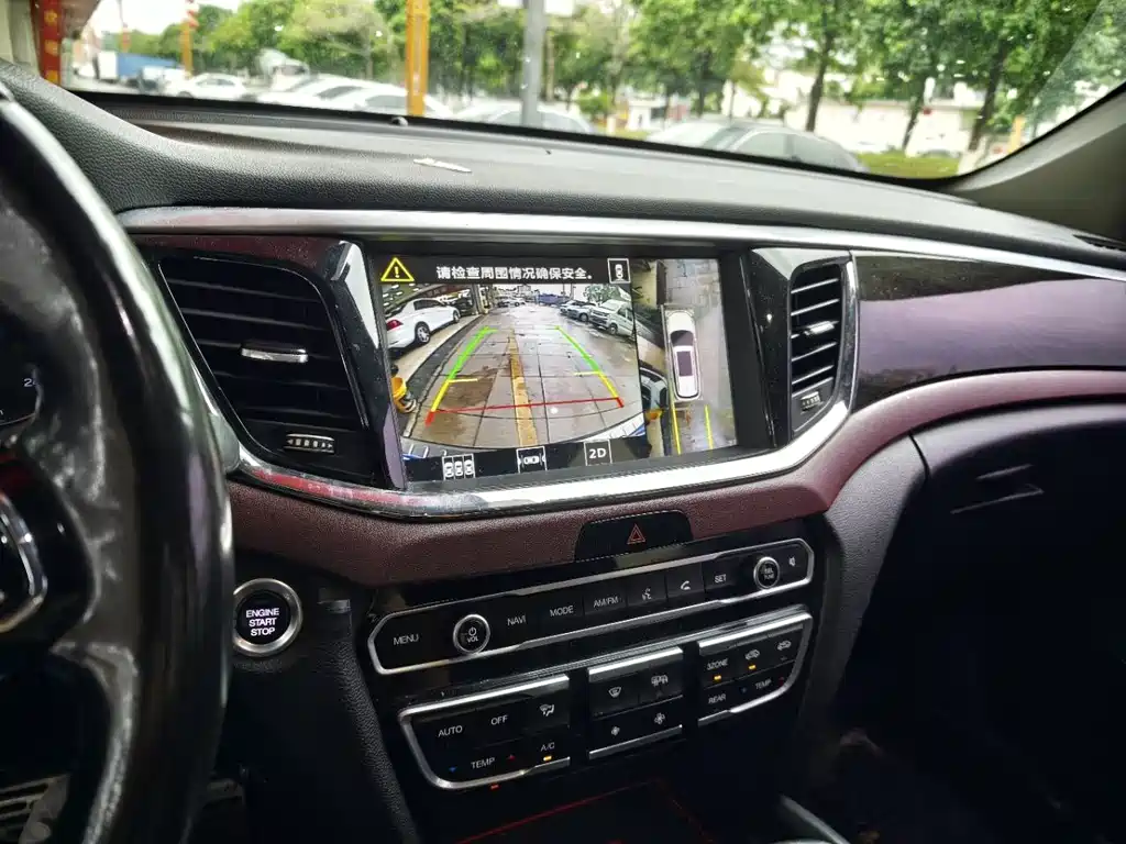 GAC Motor Trumpchi GS8 2018 — фото 10
