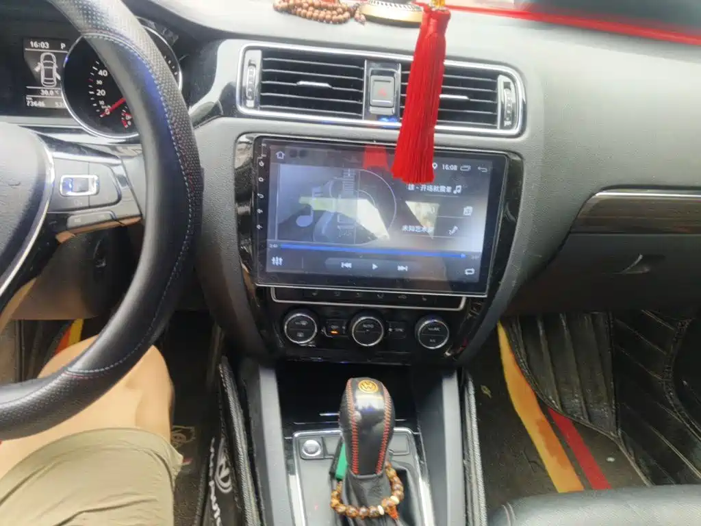 Volkswagen Sagitar 2017