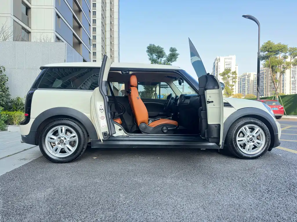 MINI Clubman 2014 — фото 10