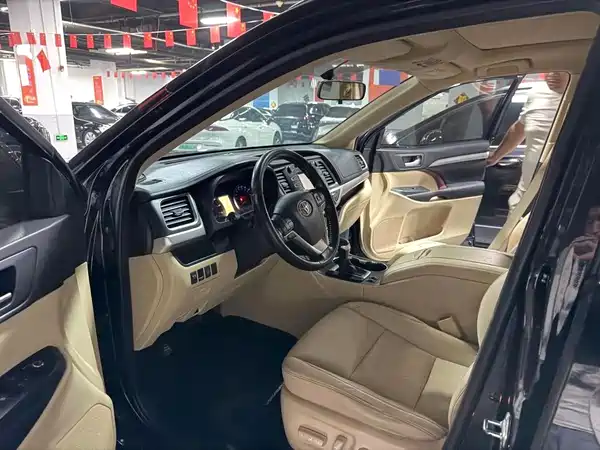 Toyota Highlander 2016