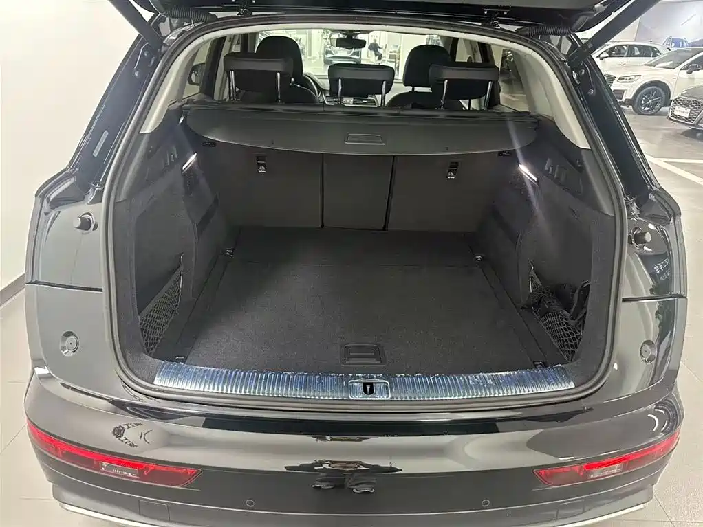 Audi Q5L 2022 — фото 10