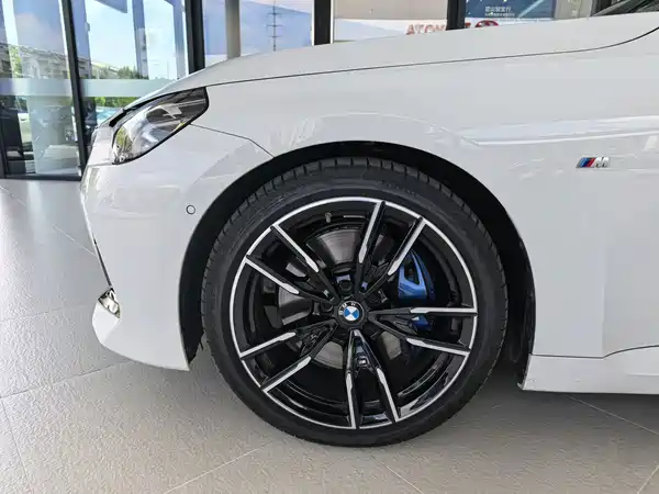 BMW M240i 2025
