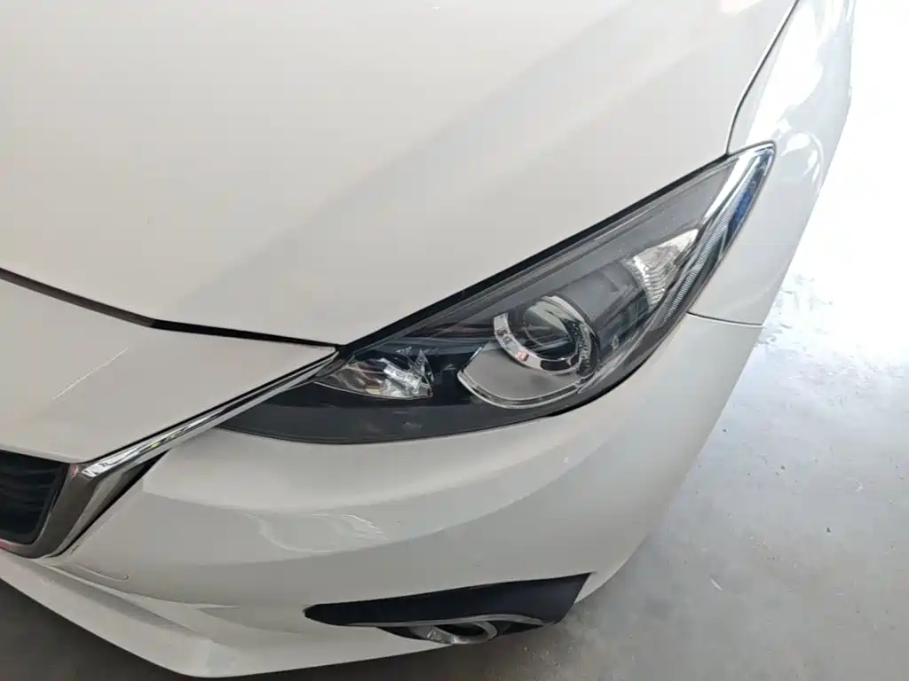 Mazda 3 Axela 2016 — фото 24