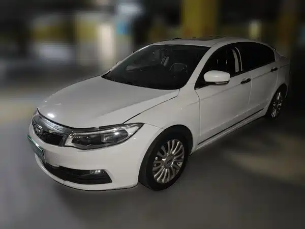 Qoros 3 2015