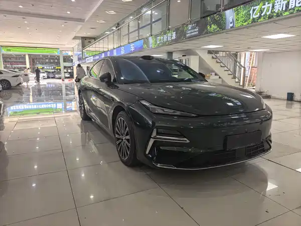 Geely Galaxy Starshine 8 2025