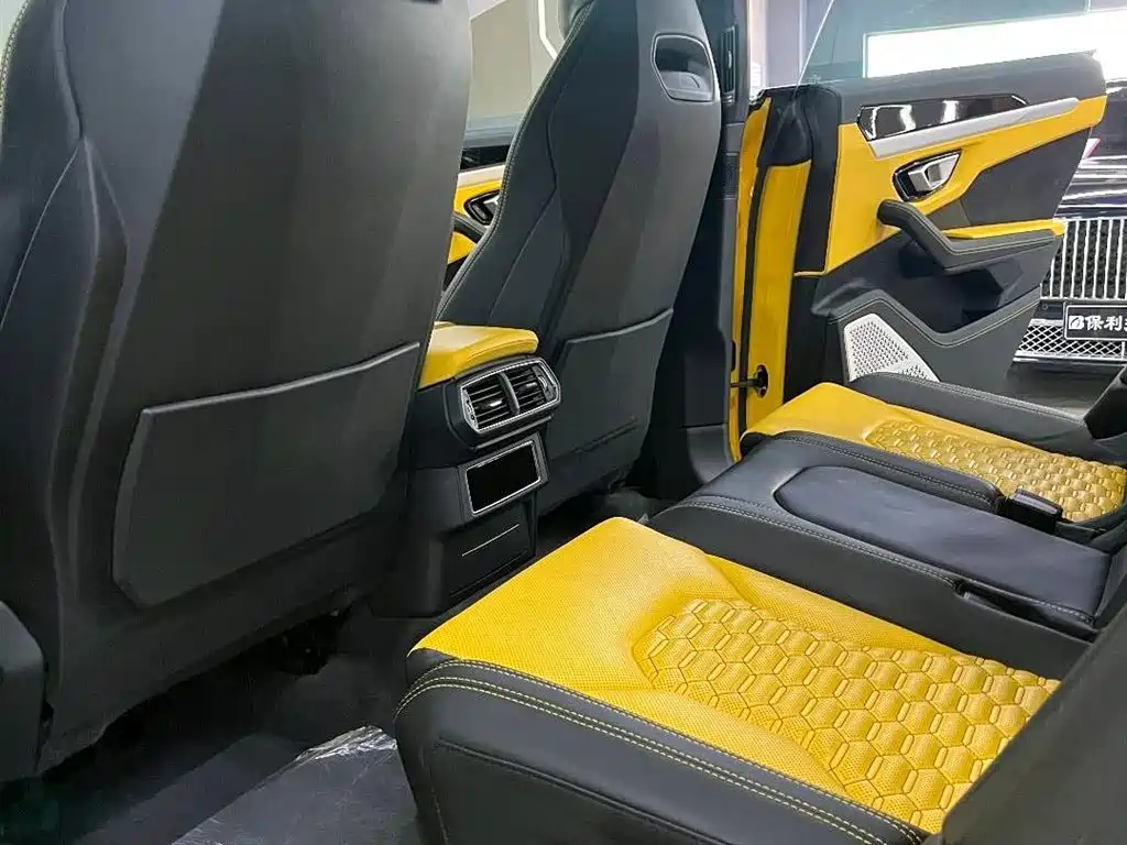 Lamborghini Urus 2019 — фото 9