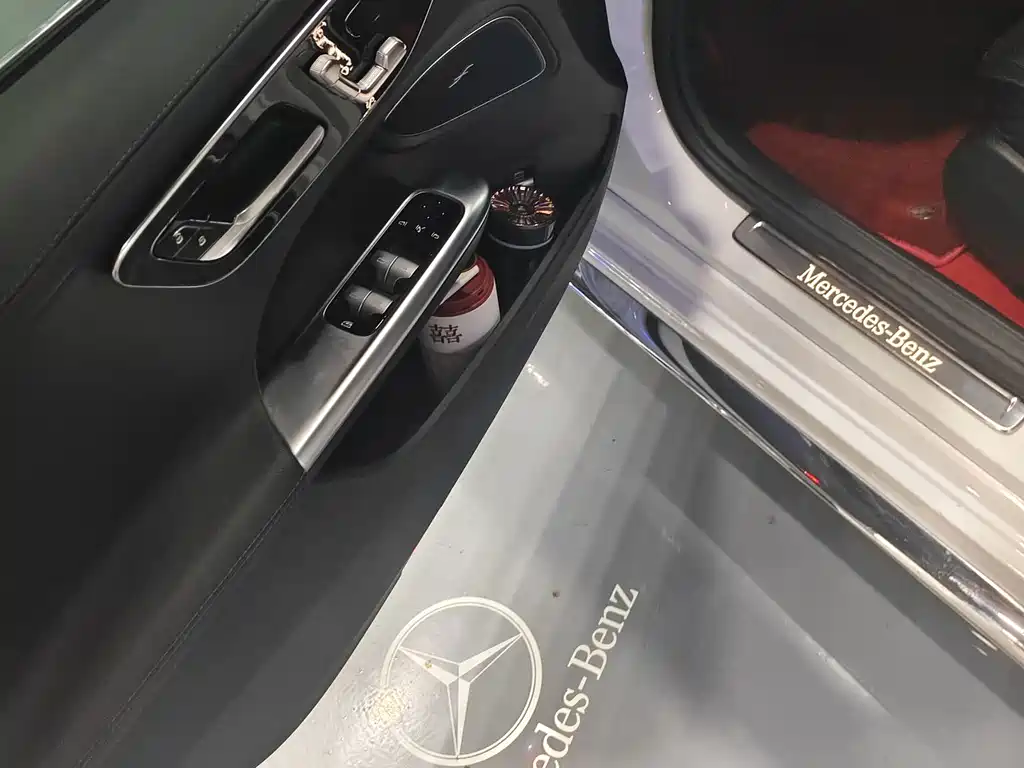 Mercedes-Benz C-Class 2023 — фото 4