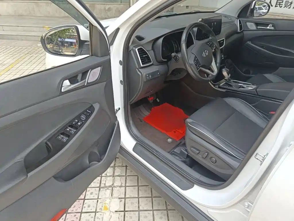 Hyundai Tucson 2020 — фото 16