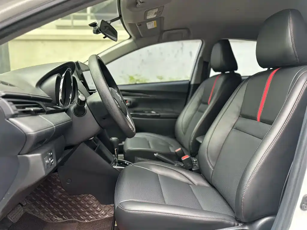 Toyota Yaris L 2023 — фото 4