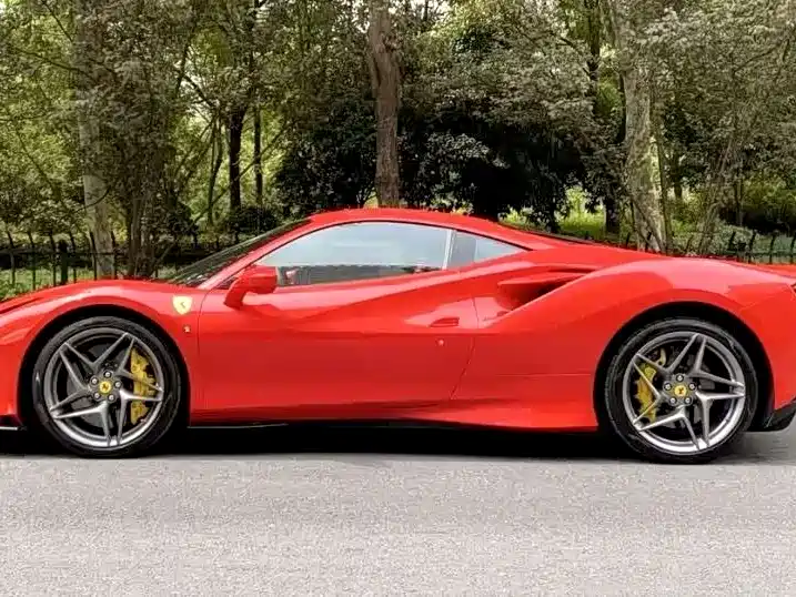 Ferrari F8 2022 — фото 3