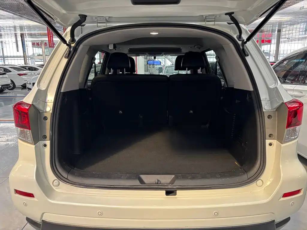 Nissan Terra 2019 — фото 12
