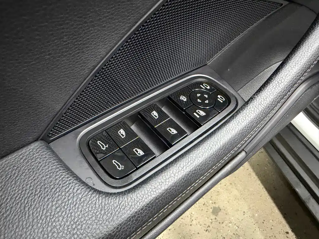 Porsche Panamera 2019 — фото 22