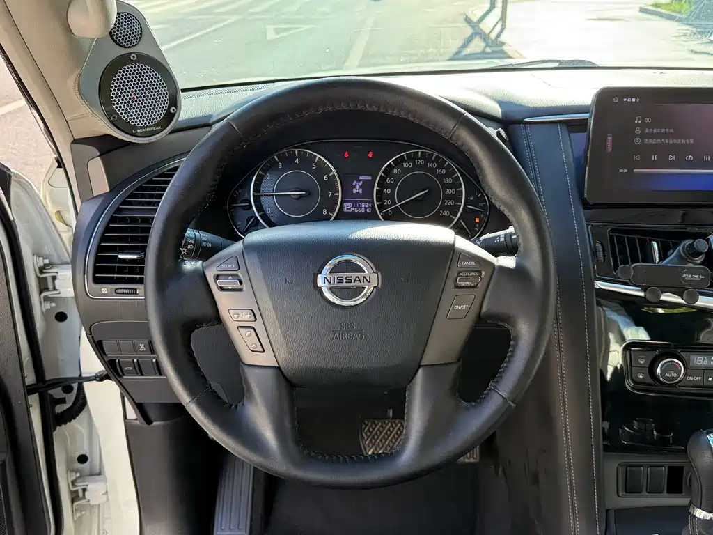 Nissan Patrol 2017 — фото 12