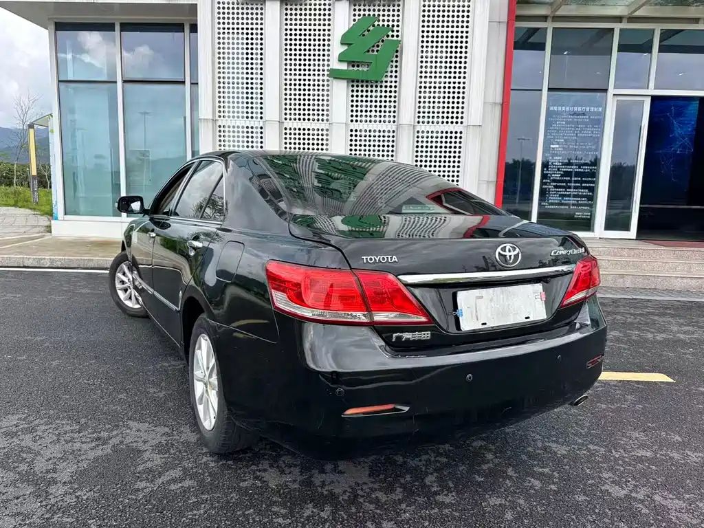 Toyota Camry 2015 — фото 3