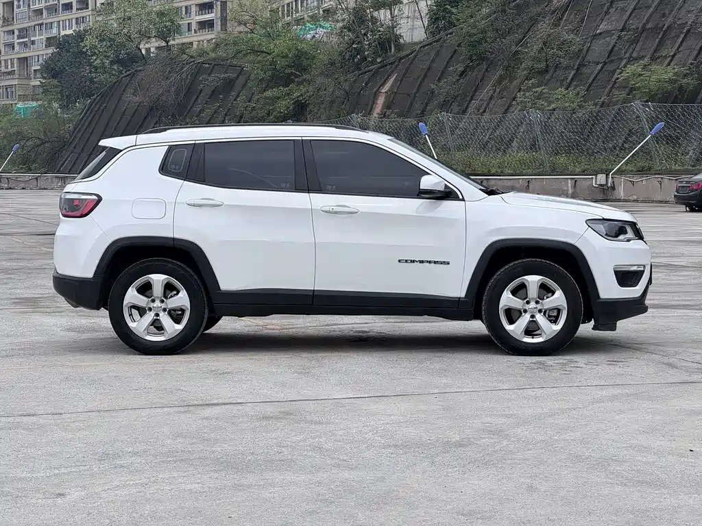 Jeep Compass 2020 — фото 7