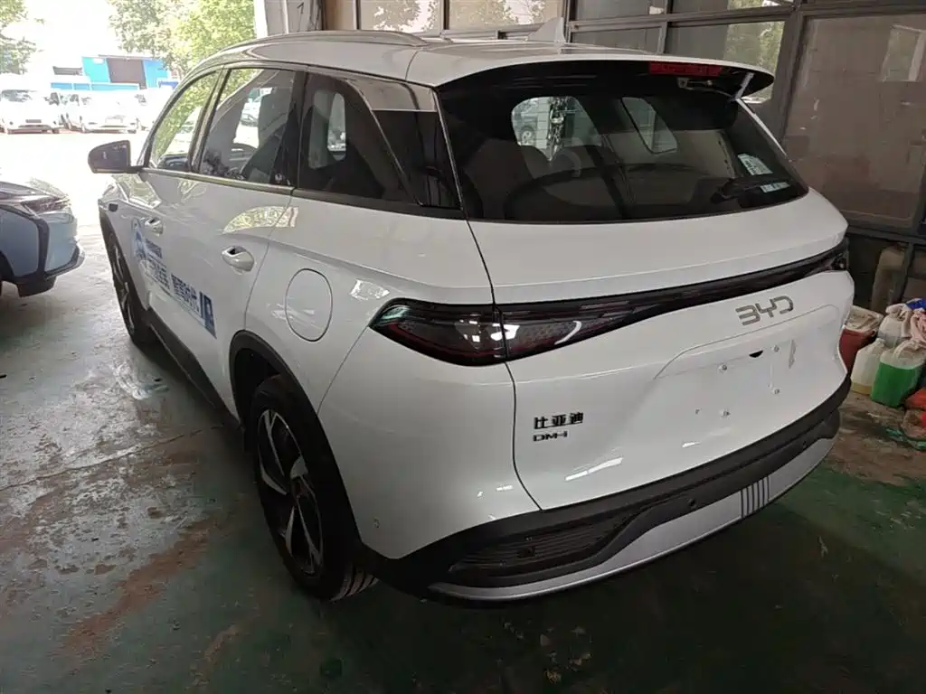 BYD Seal 05 DM-i 2025 — фото 5