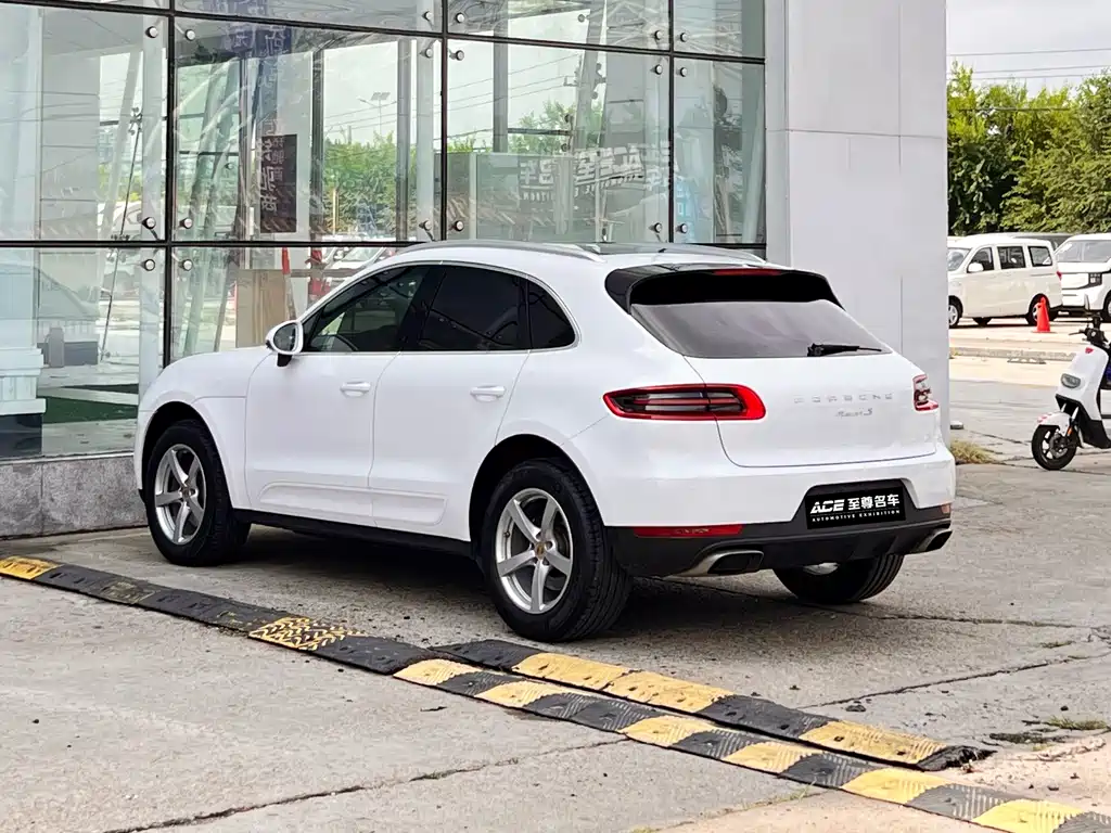 Porsche Macan 2018 — фото 6