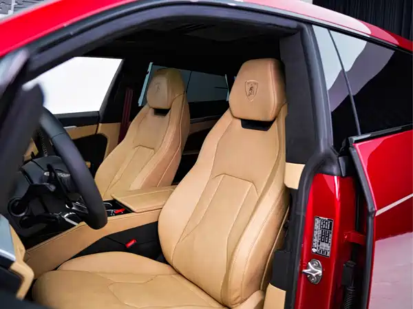 Lamborghini Urus 2021