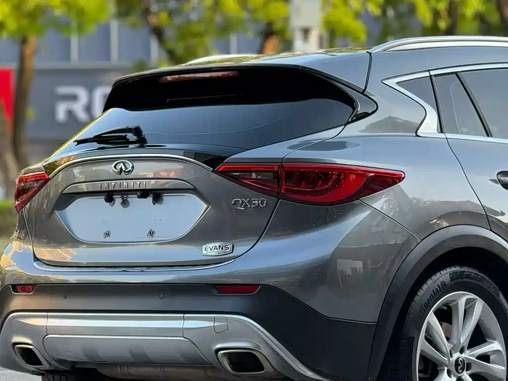 Infiniti QX30 2018 — фото 8