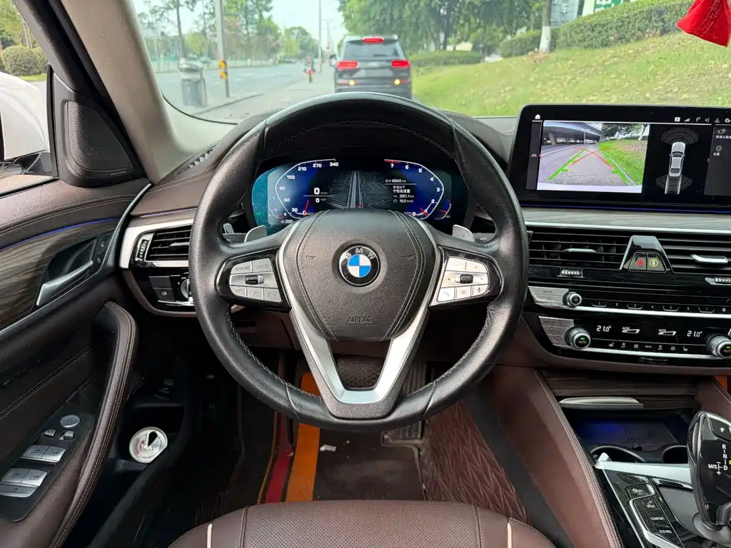 BMW 5 Series 2023 — фото 14