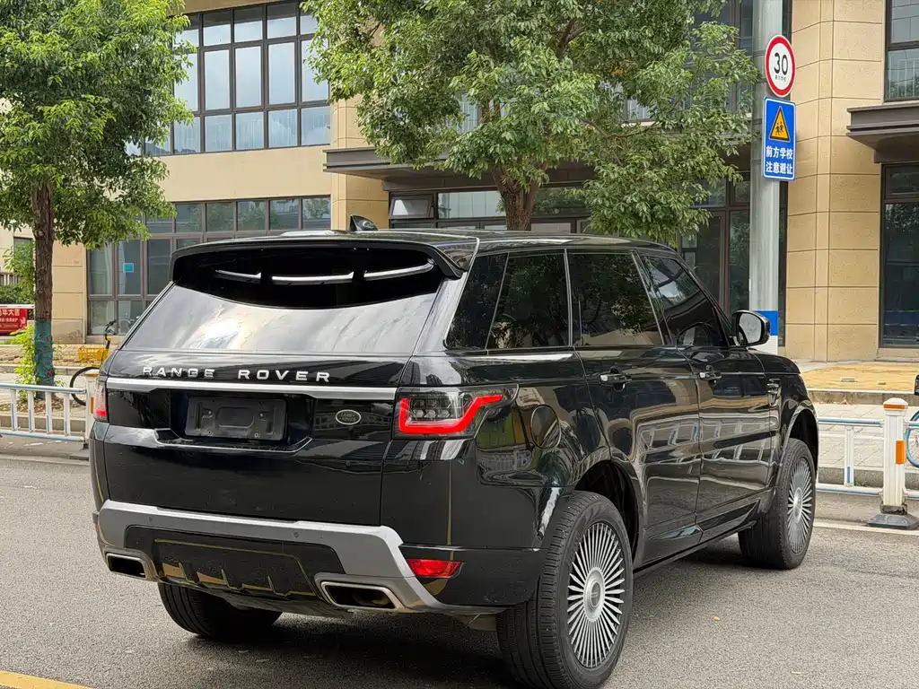 Land Rover Range Rover Sport New Energy 2019 — фото 12