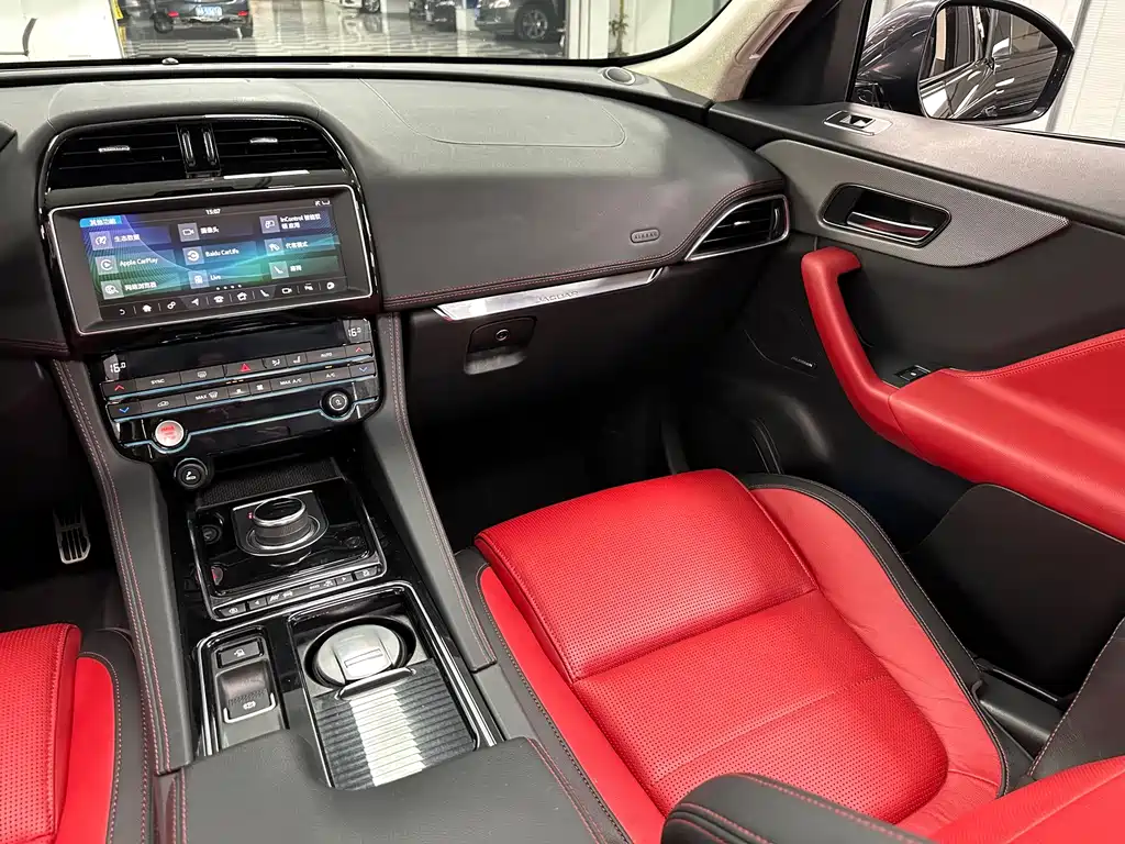 Jaguar F-PACE 2021 — фото 26
