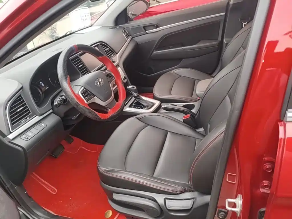 Hyundai Elantra 2019 — фото 15