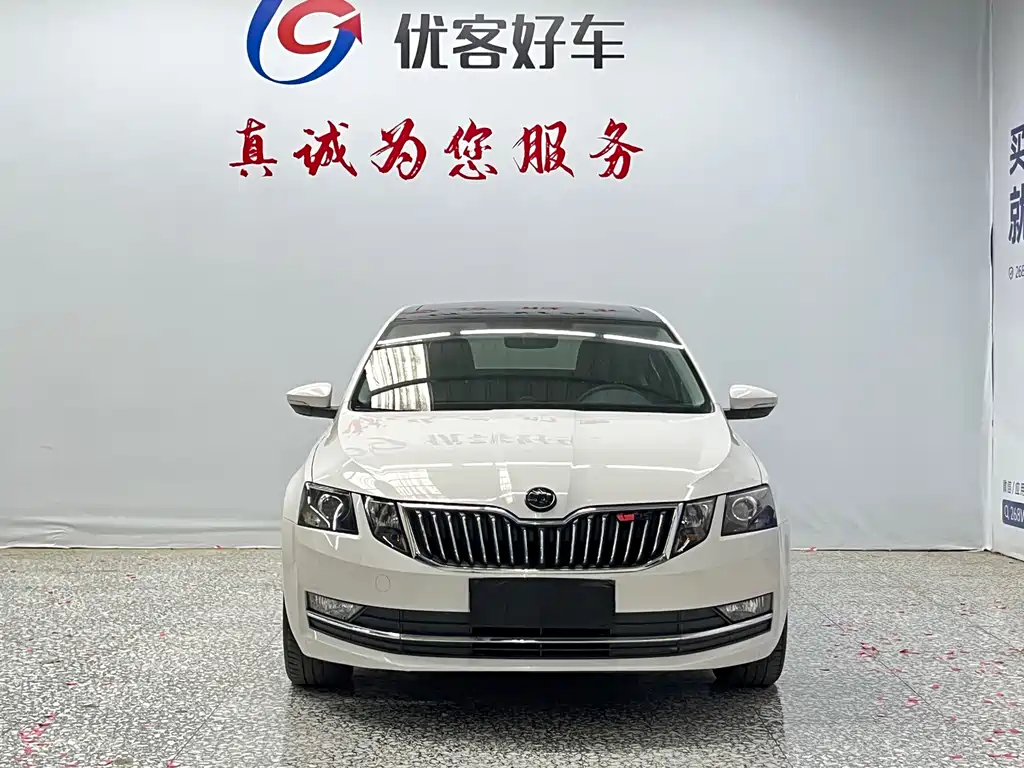 Skoda Octavia 2021 — фото 2