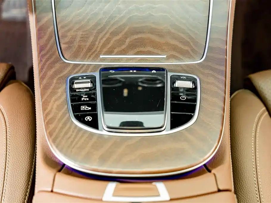 Mercedes-Benz E-Class 2023 — фото 14