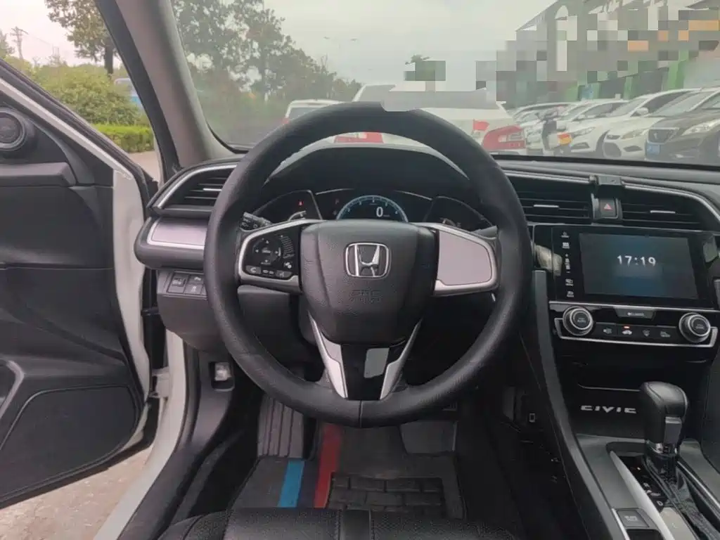 Honda Civic 2018 — фото 11