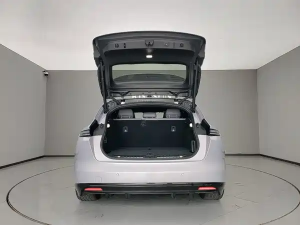 NIO ET5T 2025
