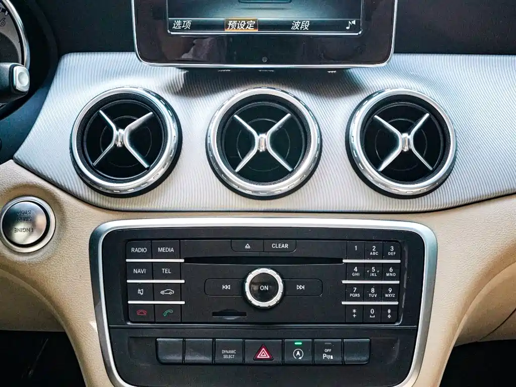 Mercedes-Benz GLA 2016 — фото 13