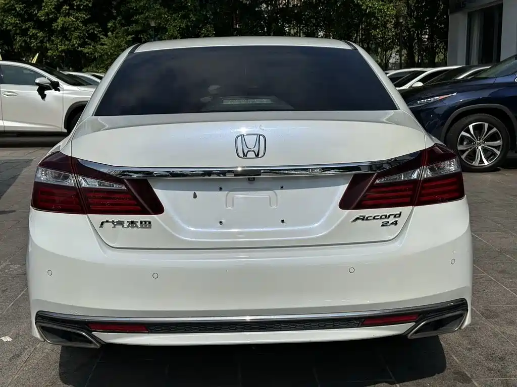 Honda Accord 2016 — фото 4